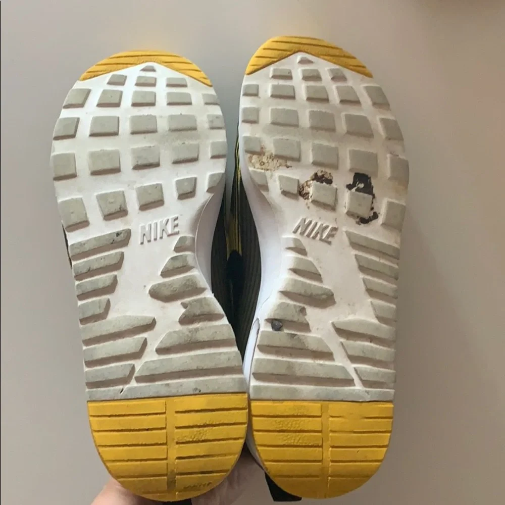 Nike‎ air max black and yellow
